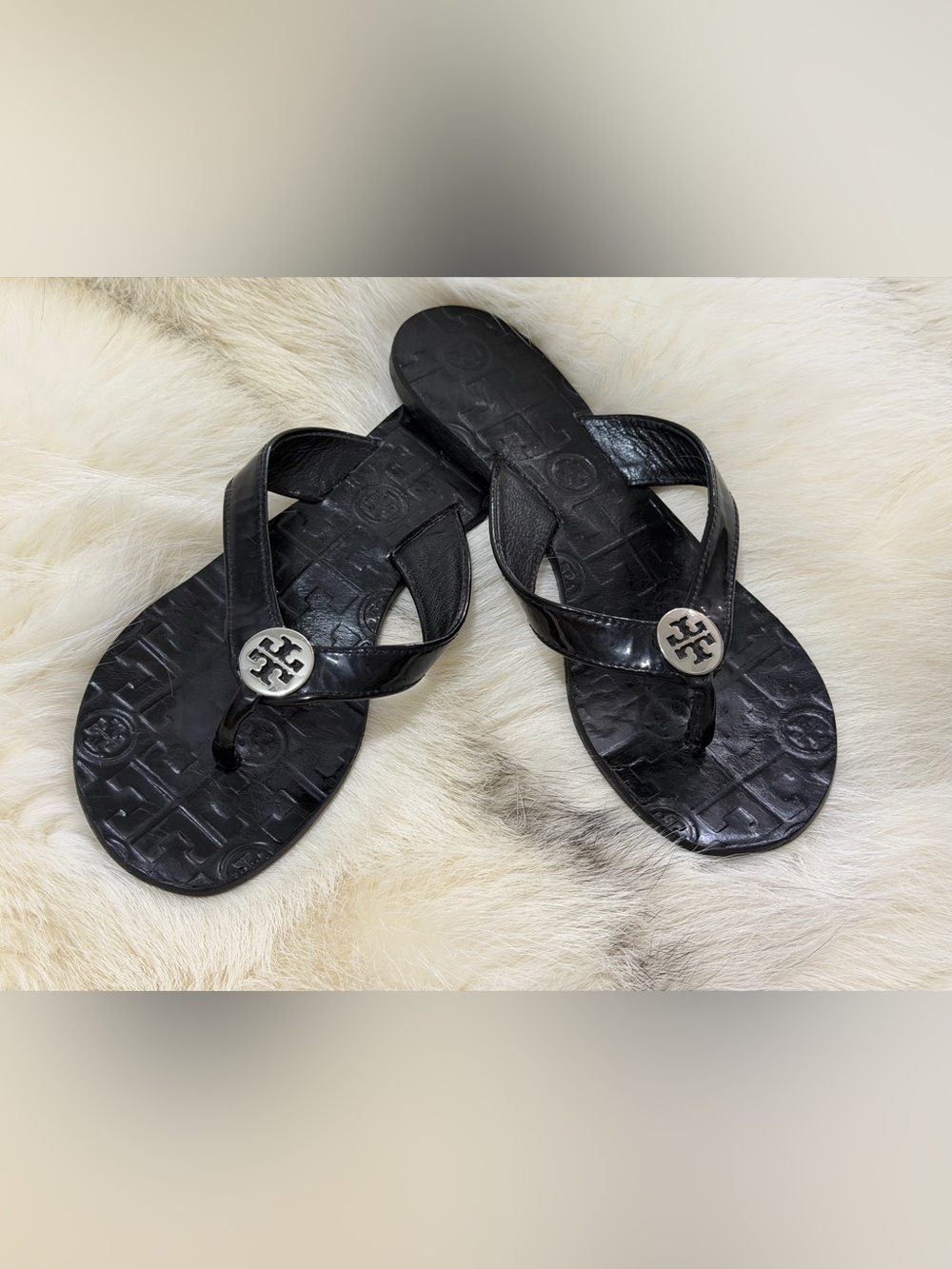 TORY BURCH Thora Flip Flop Sandals In Black Patent Leather Size 5